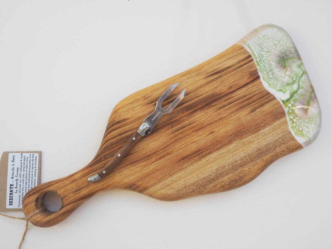 Small Paddle Cheeseboard Including knife. (CB10)